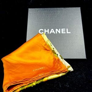 Chanel Silk Yellow scarf / White Floral Pattern 35 x 35 Vintage